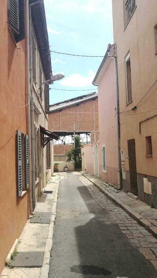 Studio Idealement Place, Calanques Et Centre Ville La Ciotat Exterior photo